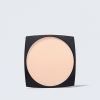 Higadura bikoitza Stay-in-Place Matte Powder Foundation betegarri